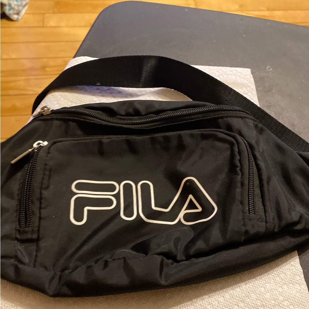 FILA Unisex black fanny pack Waist belt